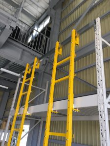 落下防止枠付きパレットラック