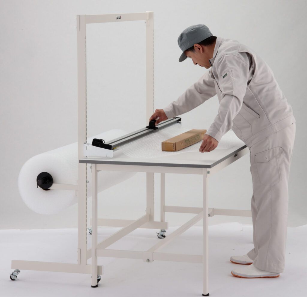 ロール材スタンド　らくらくカッター付き